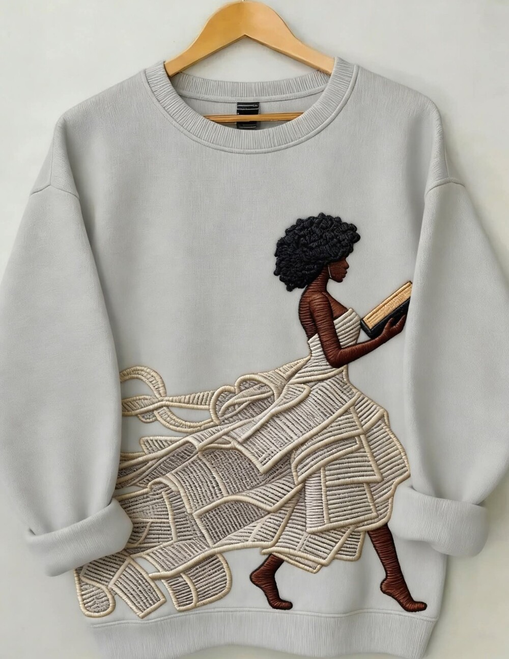 Women’s Ivory Graphic Reading Girl/Book Club Sweatshirt Sz M